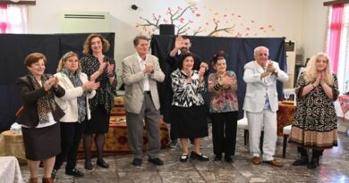 Δήμος Νέου Ηρακλείου: Στο Γηροκομείο Αθηνών έπαιξε η θεατρική ομάδα των ΚΑΠΗ