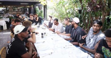 ΑΕΚ Μπάσκετ: Οικογενειακό γεύμα της «Βασίλισσας» πριν την αναχώρηση για Τουρκία – Παρών ο Μάκης Αγγελόπουλος