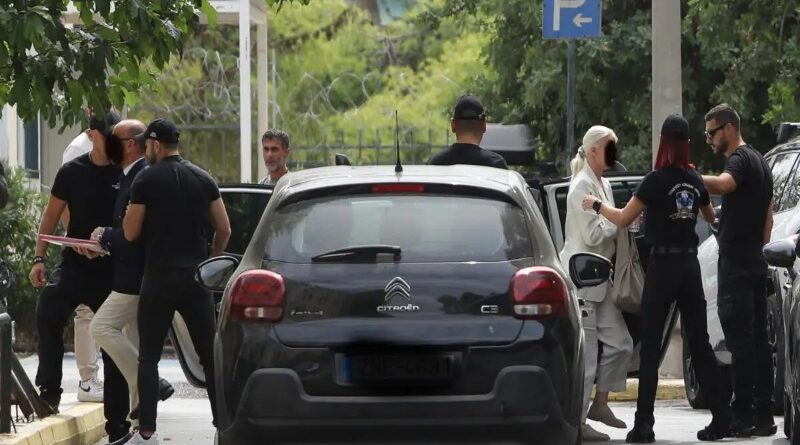 Γιώργος Μαζωνάκης: Προφυλακίστηκαν οι δύο γιατροί μετά από μαραθώνια απολογία – Τι υποστήριξαν για ΕΚΑΒ και πλασμαφαίρεση