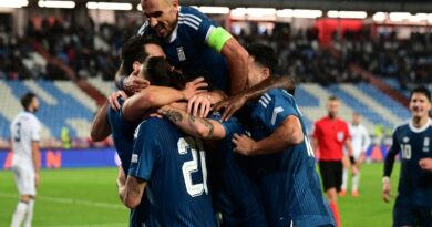 Σερβία – Ελλάδα 1-2: Μυθική ανατροπή στο 90+5΄ με Δουβίκα στο Βελιγράδι!