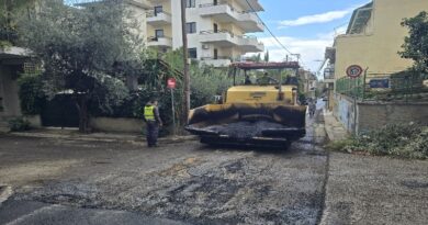 Δήμος Νέου Ηρακλείου: Σε δρόμους της Καναπίτσας συνεχίζονται οι νέες ασφαλτοστρώσεις